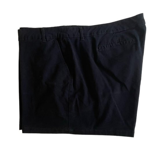 a.n.a. Women's Plus-Size 26 4.5" Mid Rise Chino Short - BLACK - Picture 10 of 11